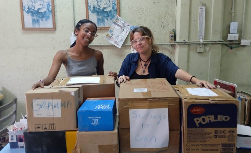 Biblioteca Gener y Del Monte dona cajas de libros para escuelas en el oriente de Cuba. Foto: Boris Luis Alonso Pérez