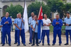 Abanderan en Matanzas a trabajadores de Etecsa que prestarán ayuda en las provincias afectadas por el huracán Melissa