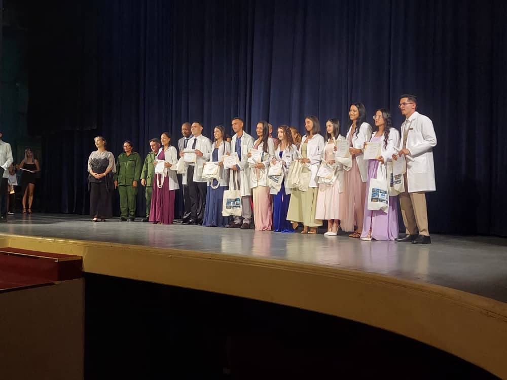 Graduación de médicos de la Universidad de Ciencias Médicas de Matanzas noviembre 2025