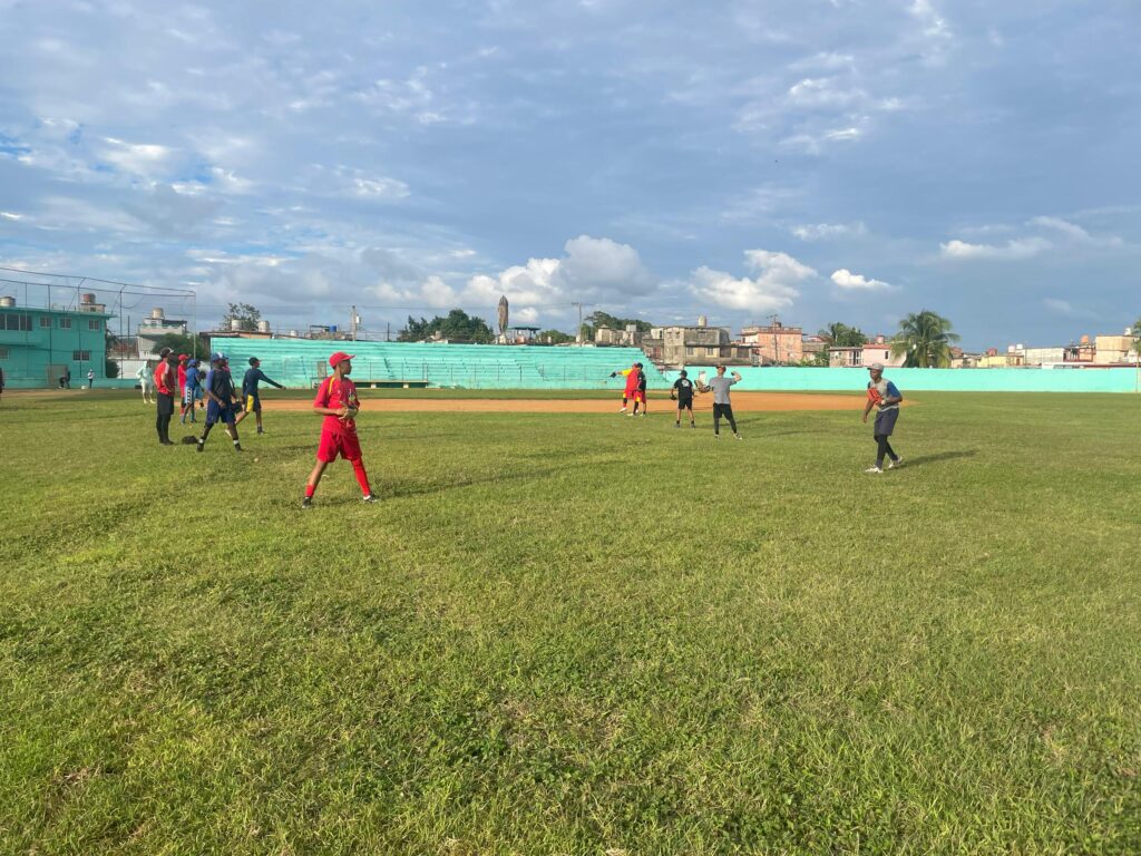 El Sub-15 de Matanzas afila el swing con la mira en la final nacional