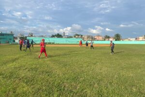El Sub-15 de Matanzas afila el swing con la mira en la final nacional