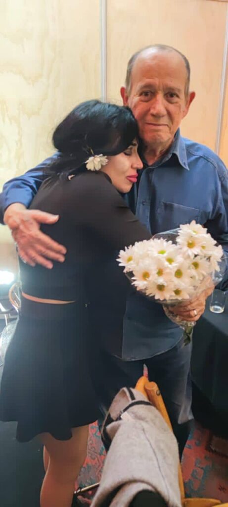 Matancera Lien Rodríguez junto a Silvio Rodríguez