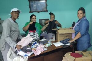 Mujeres matanceras preparan donativo para afectados por el huracán Melissa