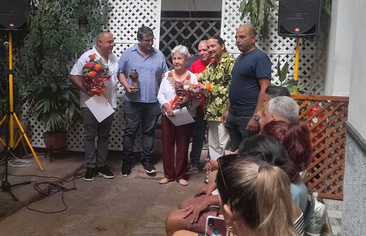 Figuras con alma: la historia artesanal de Ileana Esnard Beci