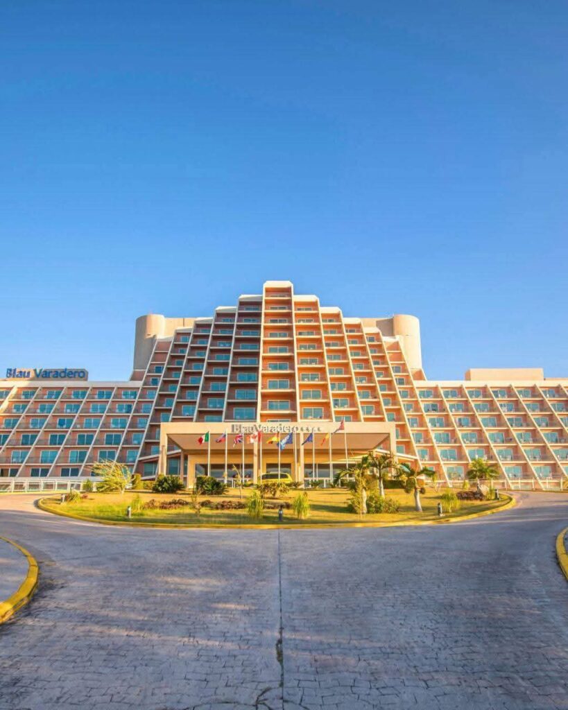 Cubanacán celebra el prestigioso premio Top Hotel Partner 2024 otorgado al hotel Blau Varadero