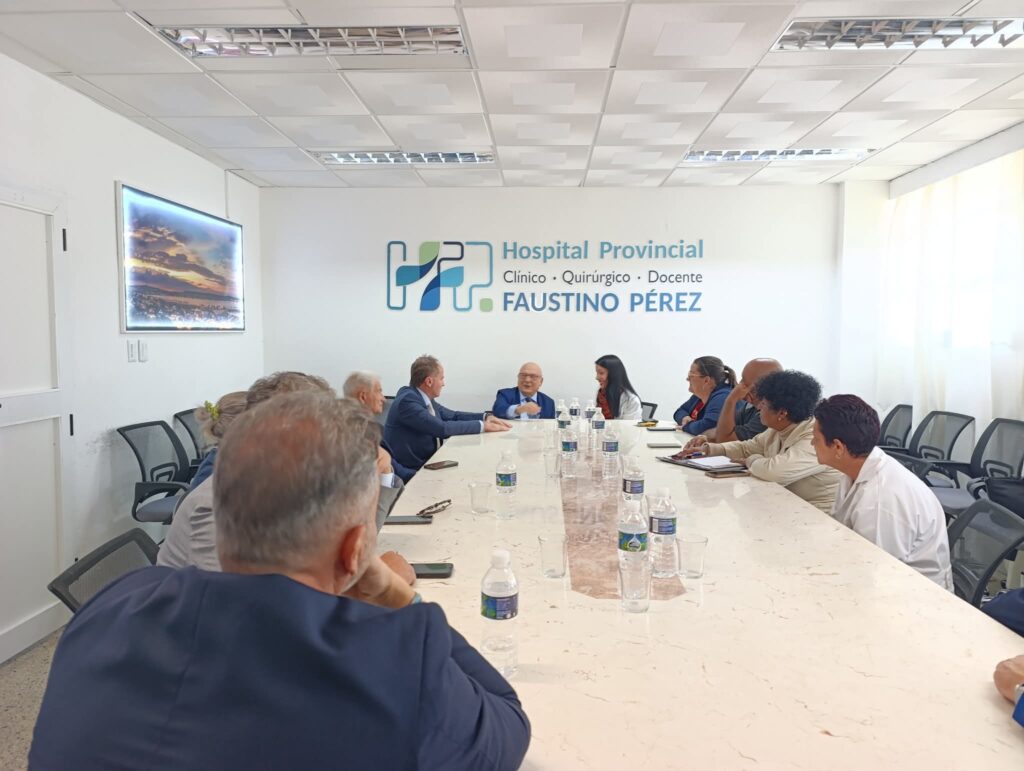 Centro Aktis de Italia fortalece sistema sanitario de Matanzas con donación de equipos al Hospital Faustino Pérez