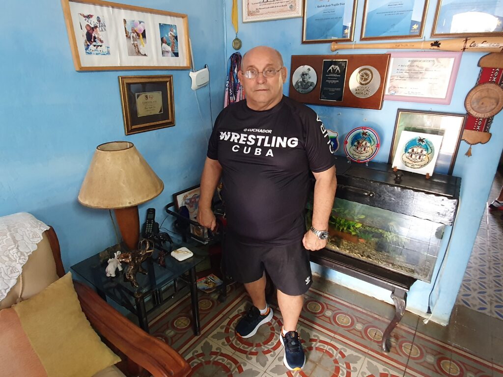 Agasajan al maestro de campeones Raúl Trujillo Díaz