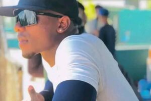 De casta le viene al galgo