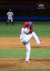 Yoennis Yera, lanzador