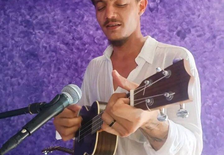 Javi Strings, el muchacho de la guitarra