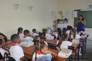 La luz de la enseñanza: el maestro, el educador de nuestros hijos