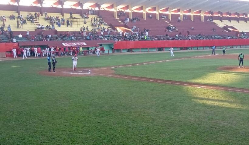 Elefantes de Cienfuegos derrotaron a los Cocodrilos de Matanzas en su pantano