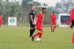 Kelvin Lázaro, el futuro del balompié en la Atenas de Cuba 