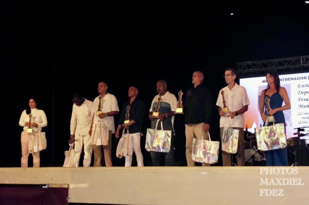Homenaje mejores atletas Matanzas 2025. Foto: Maxdiel Fernández