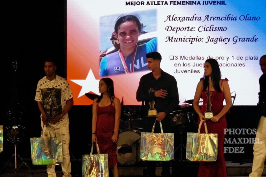 Homenaje mejores atletas Matanzas 2025. Foto: Maxdiel Fernández
