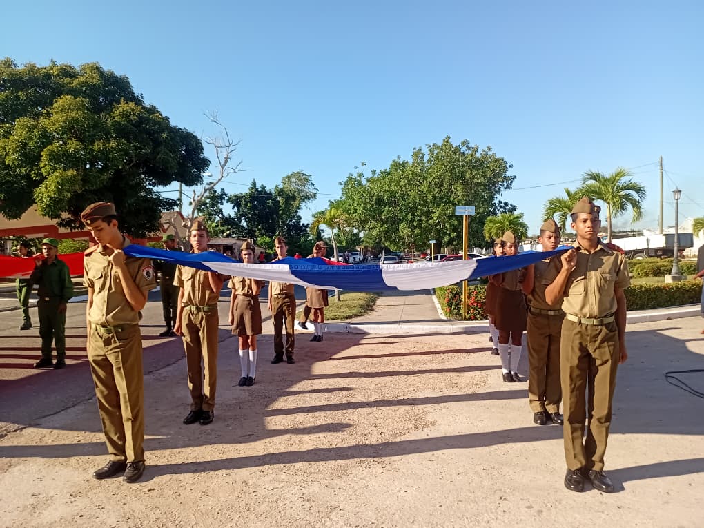 Gloria por los caídos en la defensa de la patria