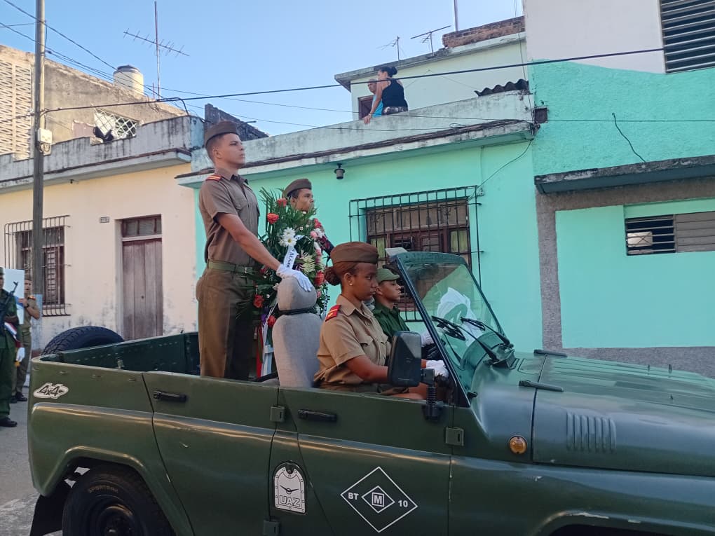 Gloria por los caídos en la defensa de la patria