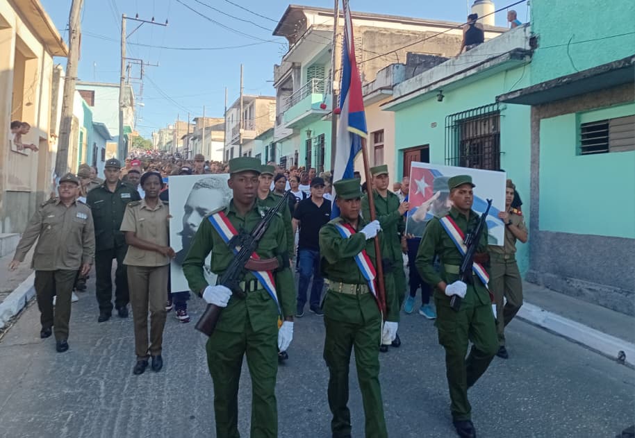 Gloria por los caídos en la defensa de la patria