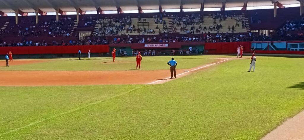 La Avispa hizo colmena en el Victoria de Girón
