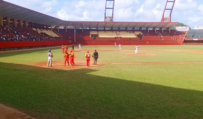 Béisbol: Los toros camagüeyanos se ahogan en el pantano matancero