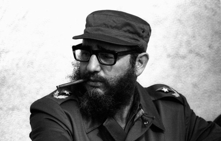 Fidel durante las maniobras militares por el XX aniversario del desembarco del Granma, en 1976, Camagüey, Cuba. Foto: Sitio Fidel Soldado de las Ideas.