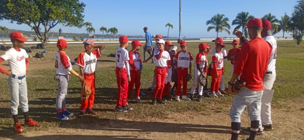 Desarrollan clínica de béisbol para niños de seis y ocho años en matanzas