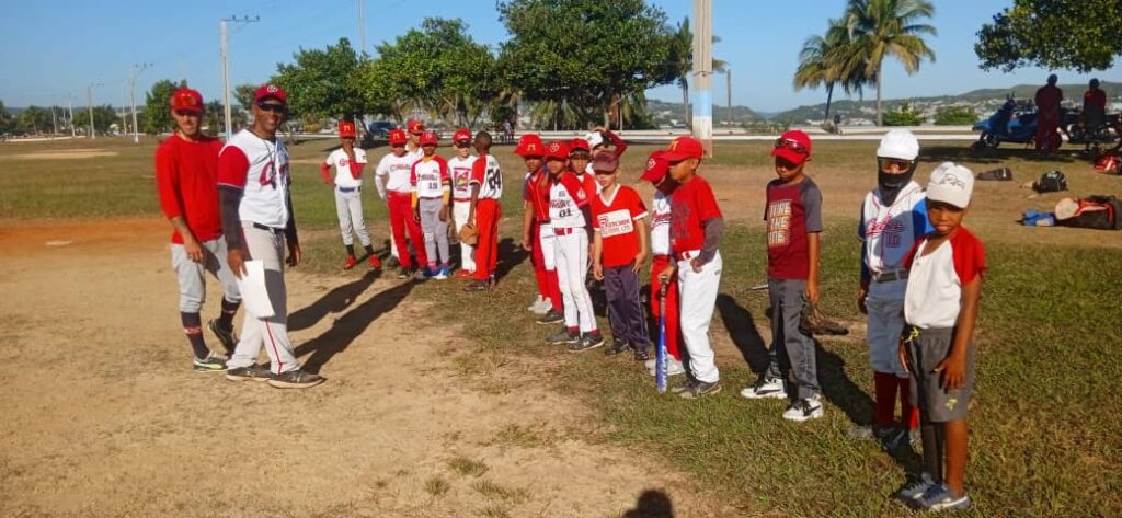Desarrollan clínica de béisbol para niños de seis y ocho años en matanzas