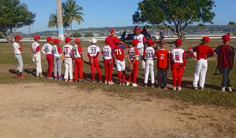 Desarrollan clínica de béisbol para niños de seis y ocho años en matanzas