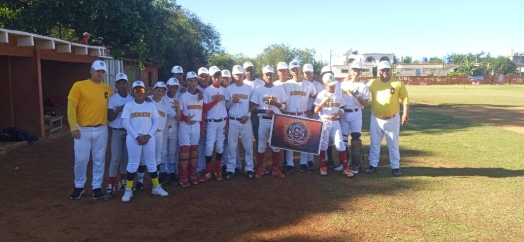 Equipo de béisbol cardenense vence en inicio de pequeñas ligas 