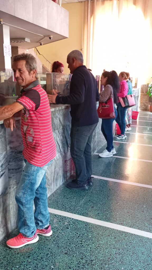 Bandec en Matanzas reajusta sus servicios bancarios