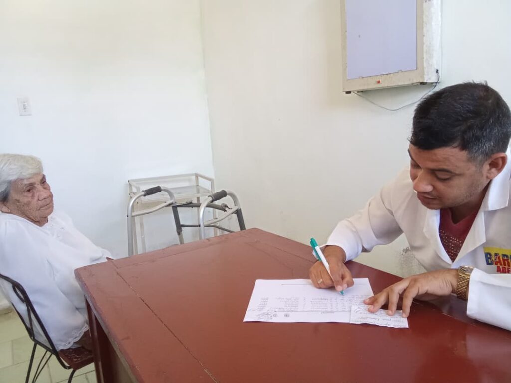 Especialistas médicos prestan servicios en Unión de Reyes