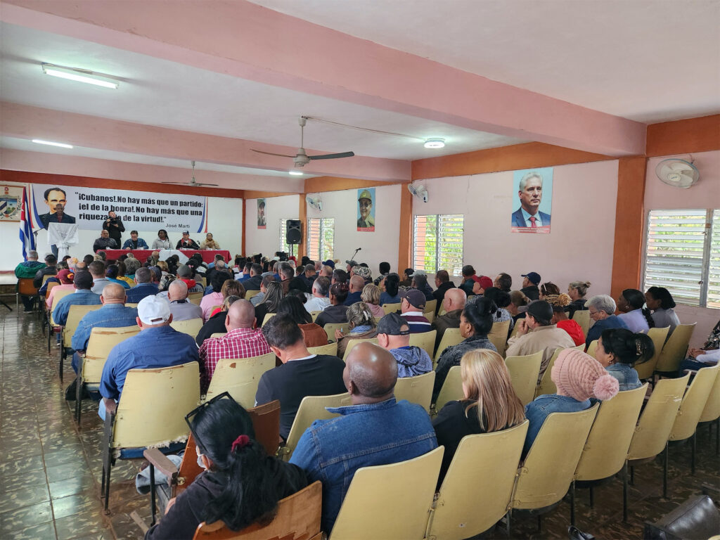 Pleno Extraordinario del Comité Municipal del Partido en el municipio de Calimete