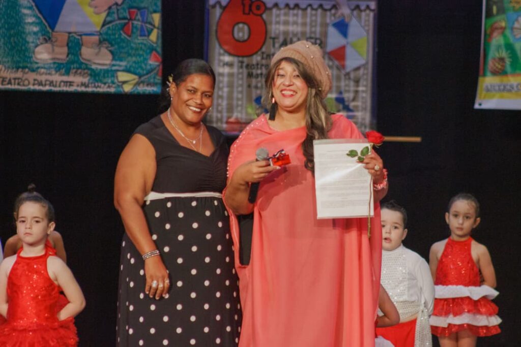Reconocen a Lidis Lamorú en Clausura Festitim 2026