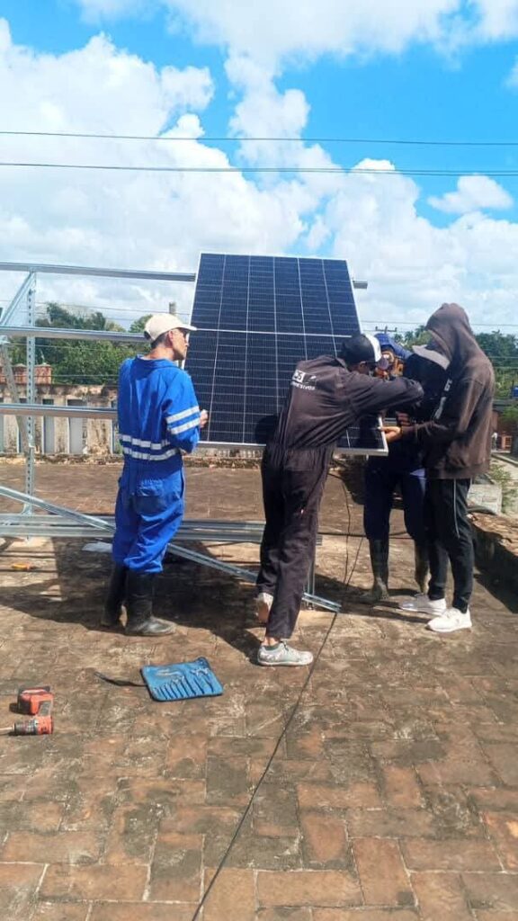 Energía solar respaldará servicios médicos en instituciones de Unión de Reyes