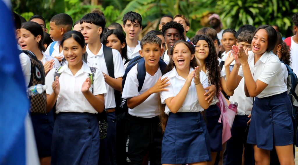 Cuba actualiza sus estrategias para defender el curso escolar ante el recrudecimiento del bloqueo