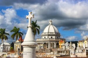 Singulares epitafios en la Necrópolis de Matanzas