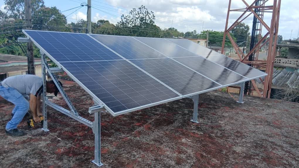 Matanzas instala sistemas fotovoltaicos para garantizar servicios de telefonía fija y Nauta Hogar