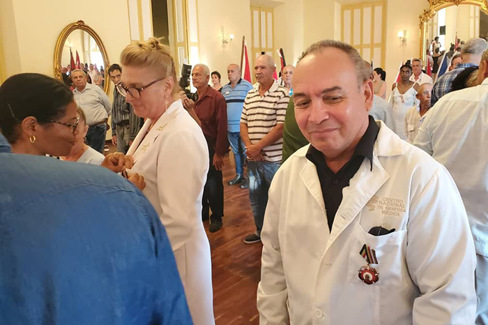 En Matanzas, genetista recibe alta distinción por mérito laboral. Foto: John Vila Acosta