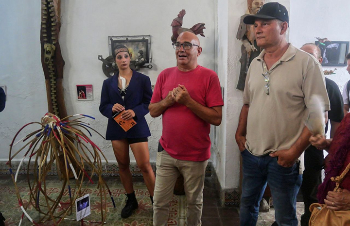 “Charlotte Corday. Poema dramático” ahora en escultura de madera