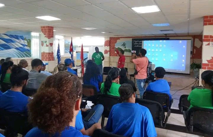 Por enclaves de Matanzas, expedición Con Luz Propia. Foto de Alejandro López