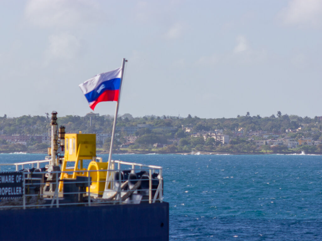 Ya se distribuyen en Cuba los derivados del crudo donado por Rusia