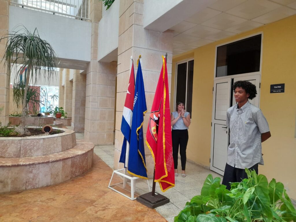 Bandera de honor de la UJC en Fiscalía Provincial de Matanzas