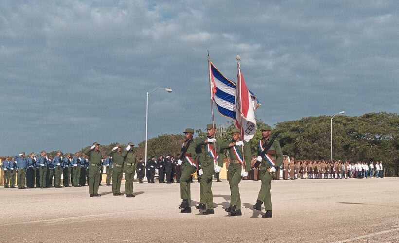 Combatientes honran el 65 aniversario del Ejército Central