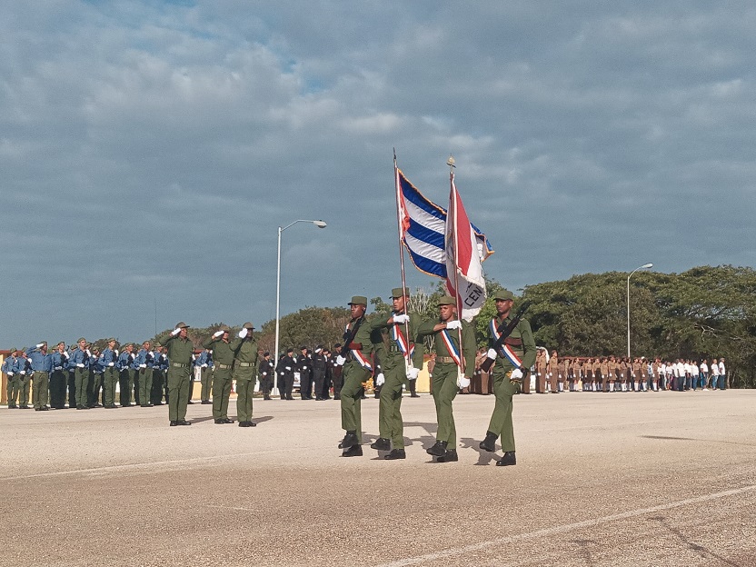 Combatientes honran el 65 aniversario del Ejército Central
