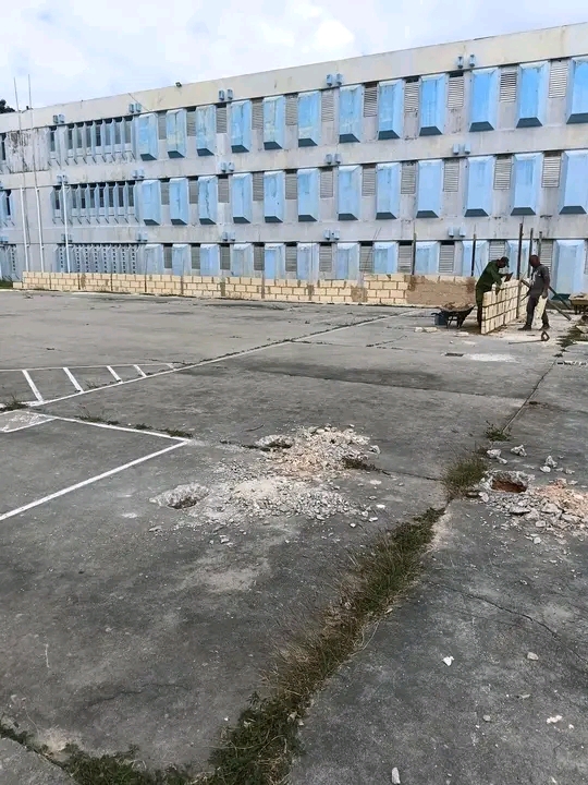 Inicia construcción de terreno de béisbol five en Universidad de Matanzas. Foto: tomada de la página de Facebook de la Universidad de Matanzas