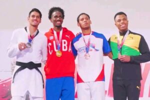 Kelvin Calderón oro en Open de Taekwondo