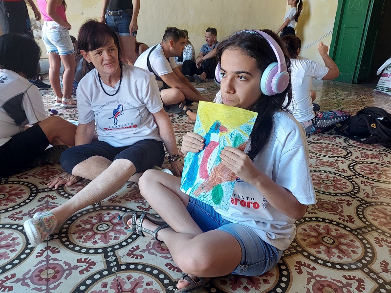 Niños azules en el país de sí mismos: Proyecto Tocororo en Matanzas trabaja con niños con Trastorno del Espectro Autista. Foto: Guillermo Carmona