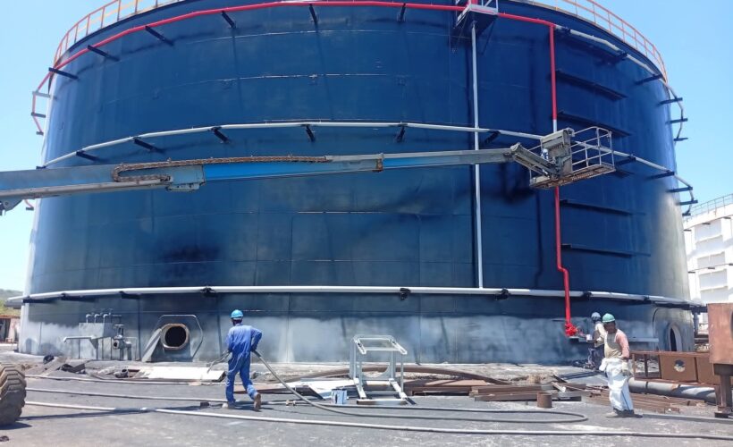 Avanza reparación de tanque en base de supertanqueros de Matanzas