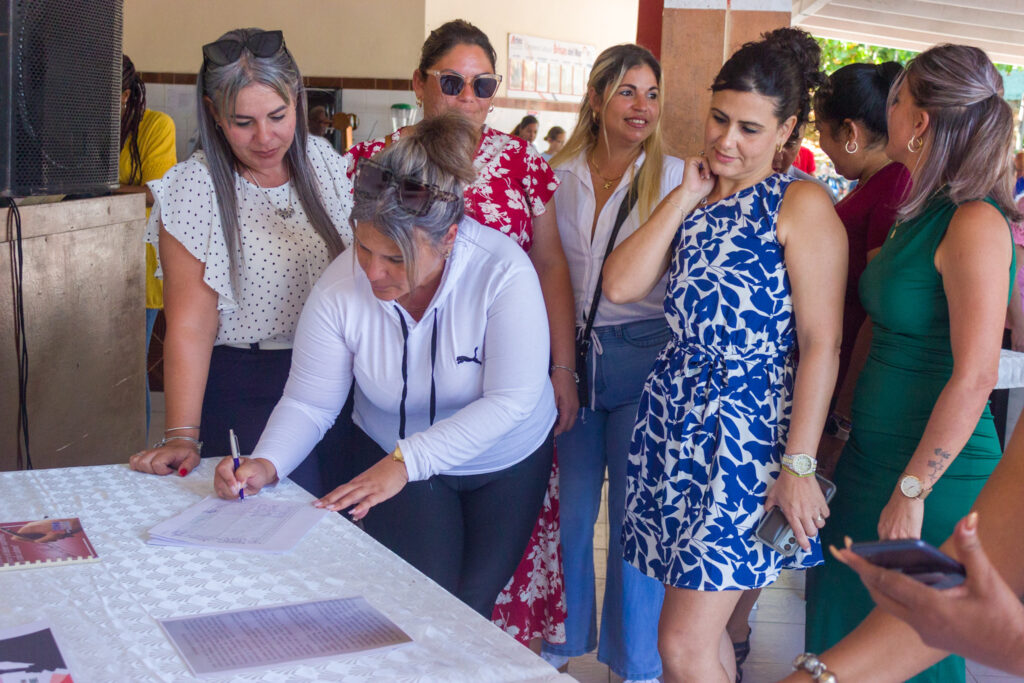 Sucursal Artex Matanzas: 15 veces Vanguardia Nacional. Foto: Izet Morales