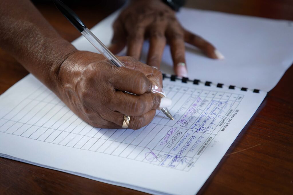 Trabajadores de la EMPAI ratifican su apoyo a la Revolución en campaña "Mi Firma por la Patria". Foto: Raúl Navarro